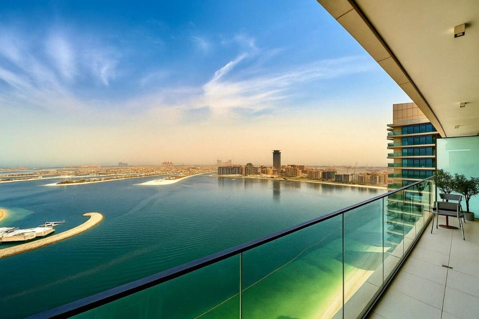 Serene Ocean Views 2BR Emaar Beachfront Apartment in Dubai