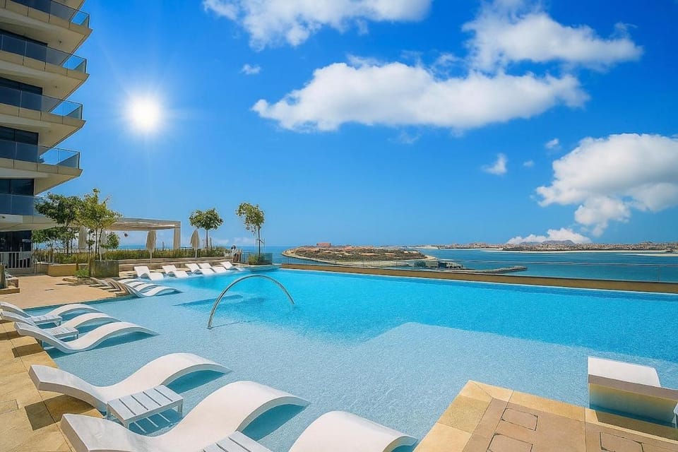 Serene Ocean Views 2BR Emaar Beachfront Apartment in Dubai