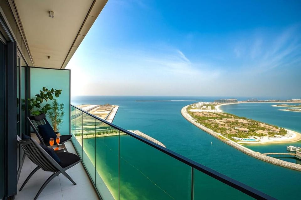 Serene Ocean Views 2BR Emaar Beachfront Apartment in Dubai