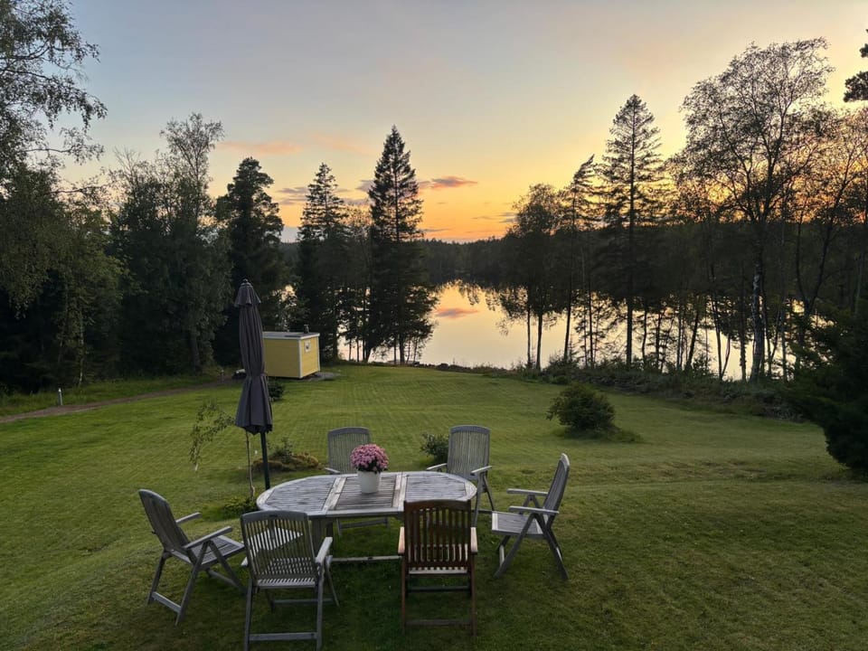 Garden, Garden, Lake view
