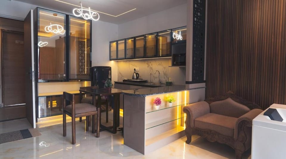 Jacuzzi Golden Aura Suite with Private Apartment in Noida