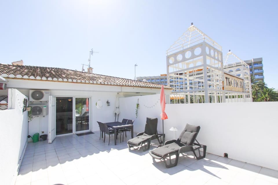 Wake up by the sea in your cozy Denia corner Apartment in Marina Alta