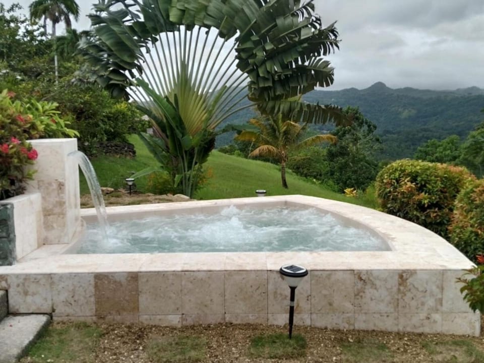 Sunrise House - a Tranquil Tropical Retreat Villa in Central Visayas