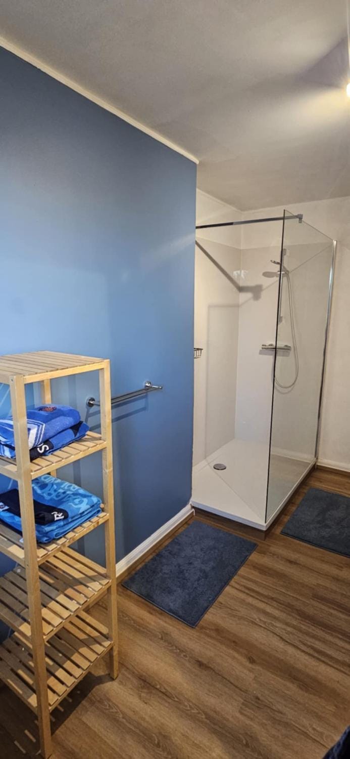 Bathroom, towels
