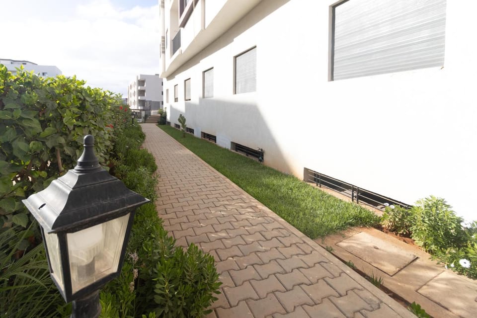 Elegant Apartment with Pool & Moroccan Lounge Apartment in Casablanca-Settat