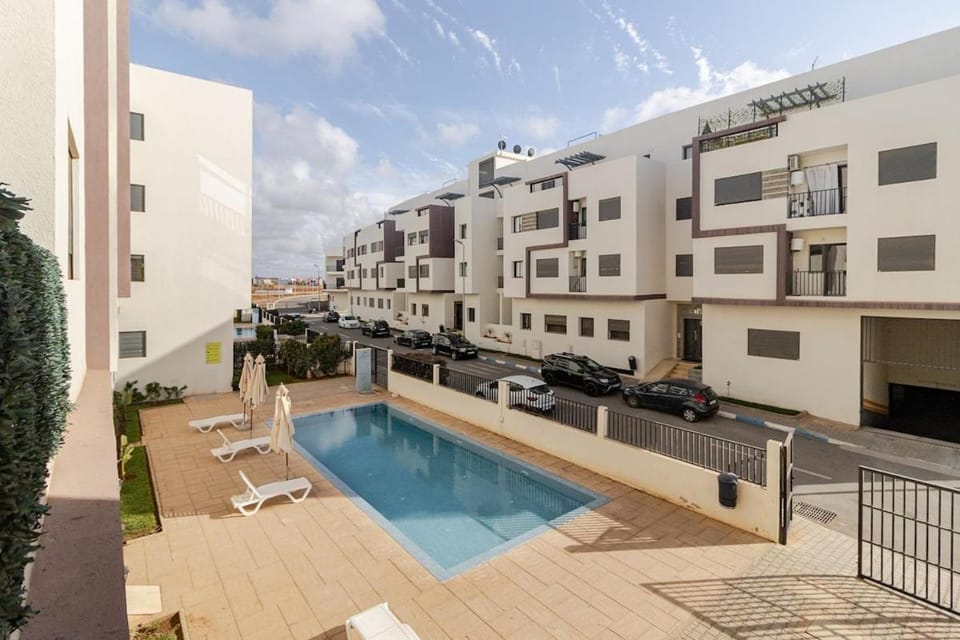 Elegant Apartment with Pool & Moroccan Lounge Apartment in Casablanca-Settat