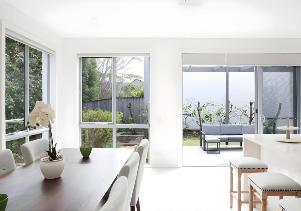 Dining area, kitchen