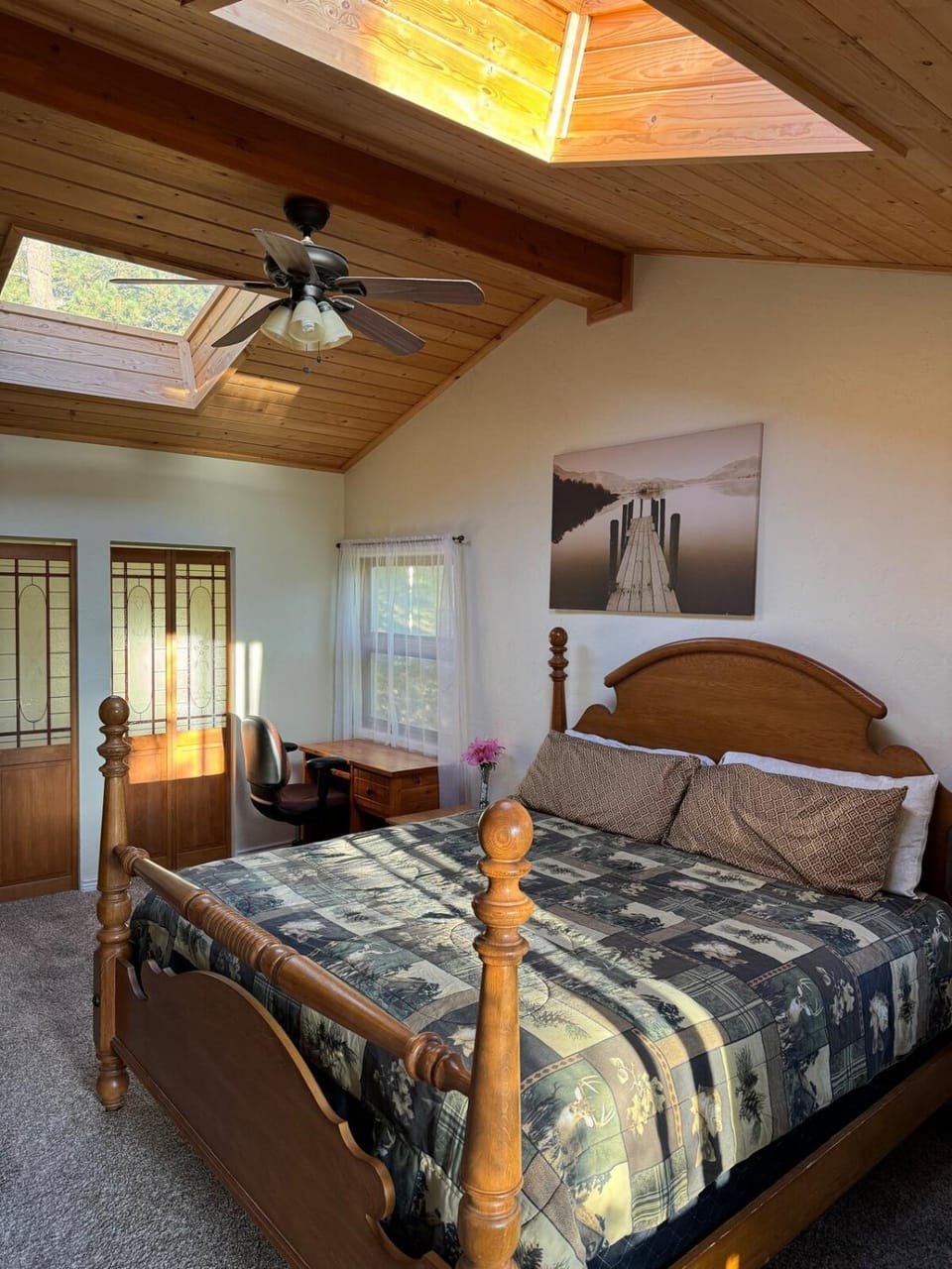 Bed, Photo of the whole room, Bedroom