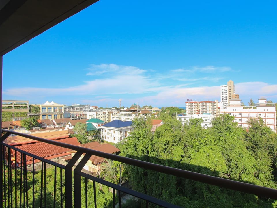 Day, Balcony/Terrace, City view
