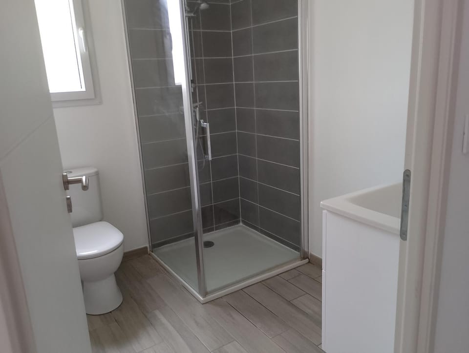 Chambre avec salle de bain et WC privés Vacation rental in Nouvelle-Aquitaine