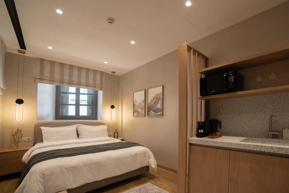 Bed, Kitchen or kitchenette, Photo of the whole room, Bedroom