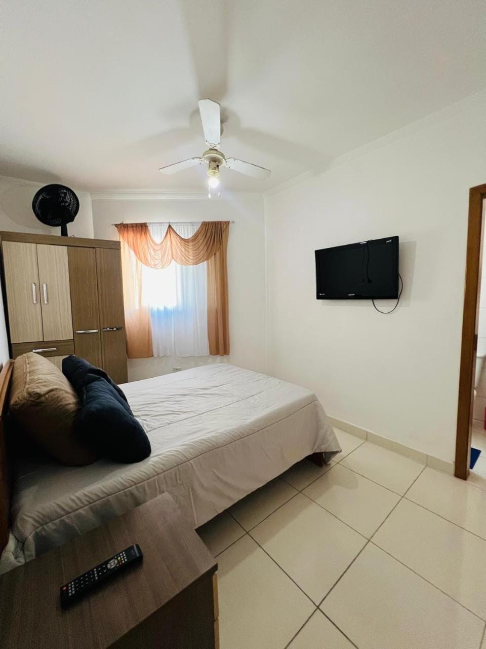 100m da praia, churrasqueira e suite e 2 banhiros para 5 pessoas com vista mar Apartment in State of São Paulo