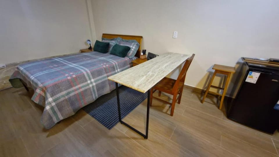 Suíte individual, ampla, aconchegante, bem localizada e com AR Vacation rental in Vitoria