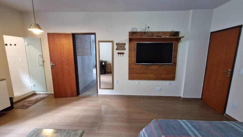 Suíte individual, ampla, aconchegante, bem localizada e com AR Vacation rental in Vitoria