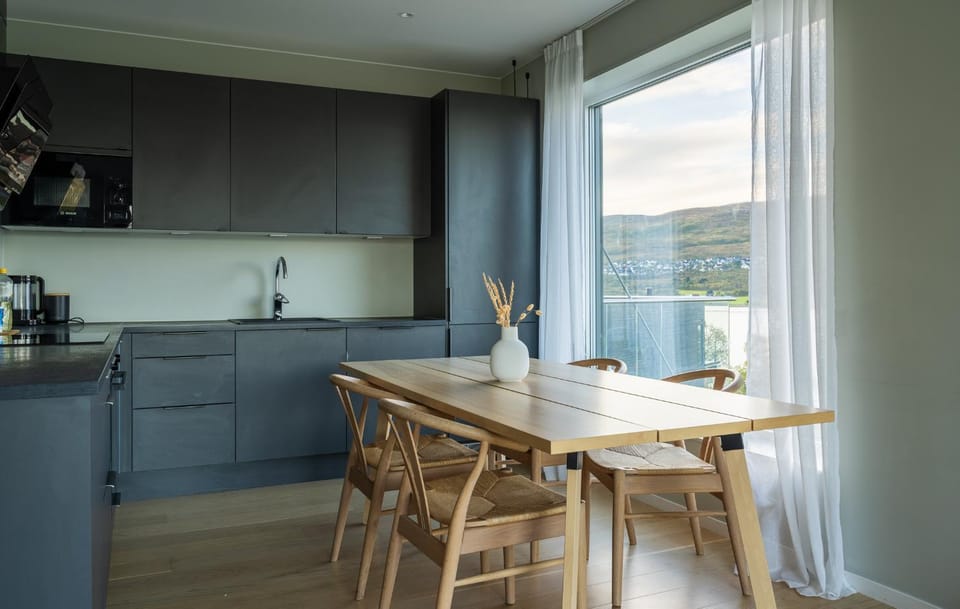 View (from property/room), Dining area, Garden view, Mountain view, Sea view