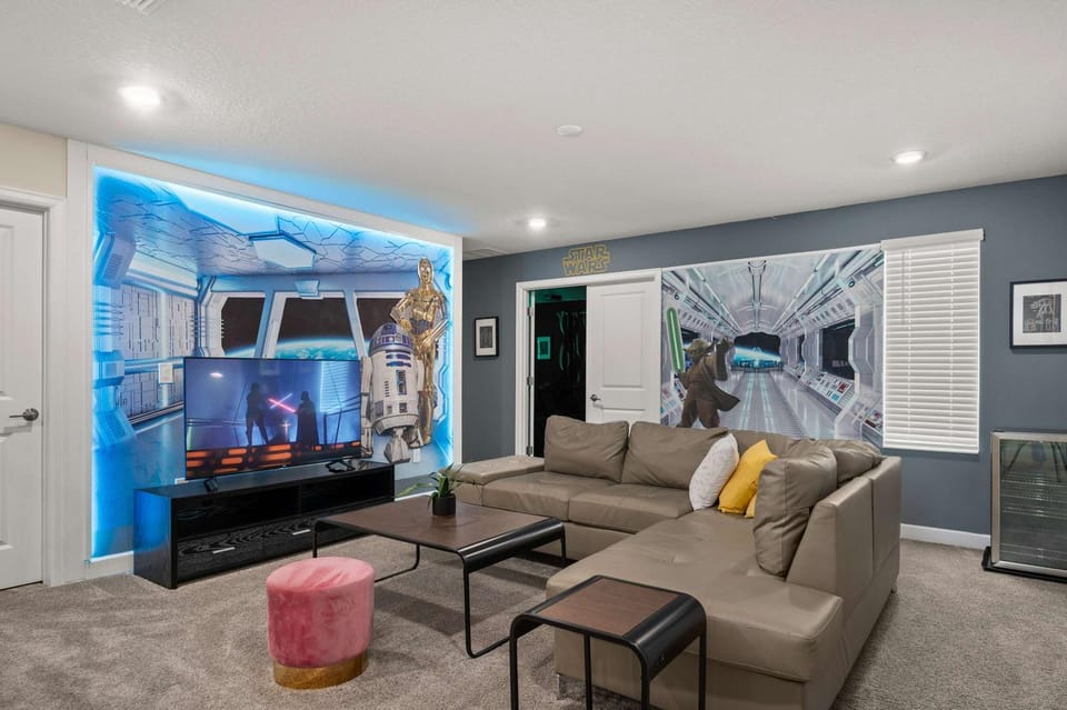 Luxury 8 be 5 bath Home Theatre Pool Spa & Free Resort House in Osceola County