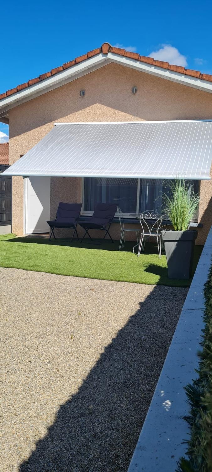 Property building, Patio, Garden