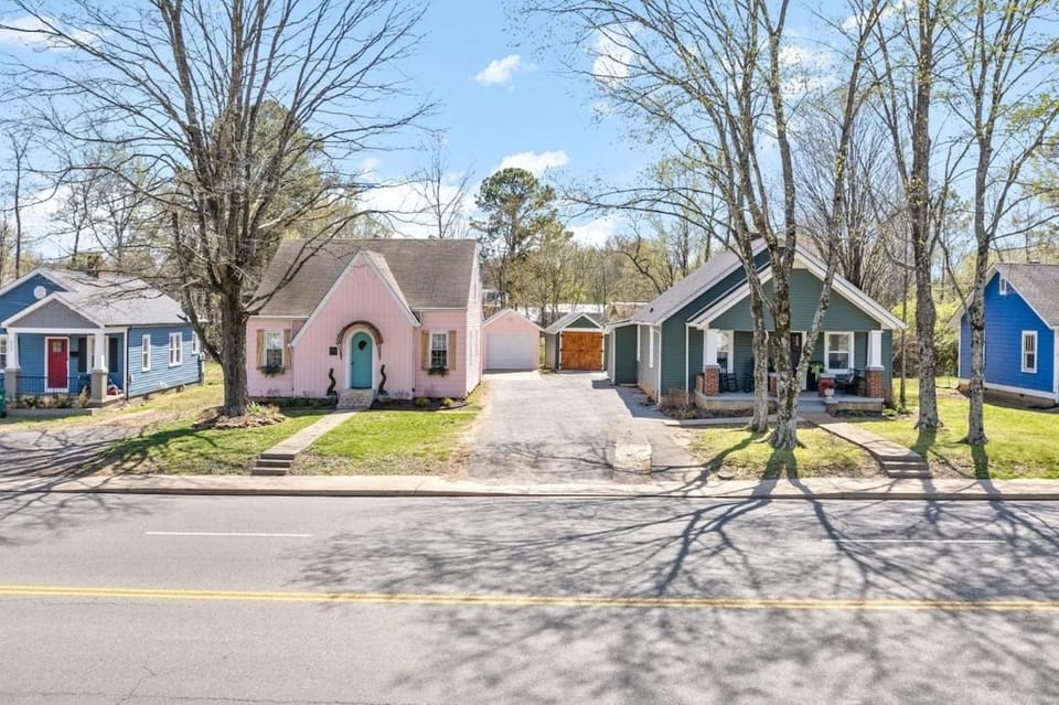 Property building, Day, Street view