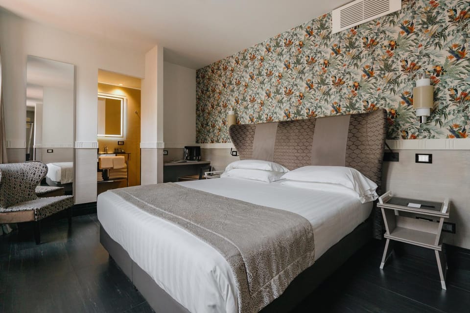 Bed, Bathroom, Photo of the whole room, Decorative detail, Seating area, Bedroom, towels