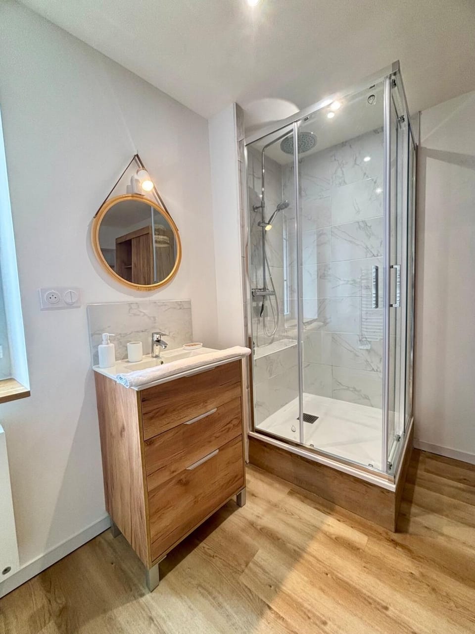 Le Cerisier, Proche gare, Centre ville, Netflix Apartment in Bourgoin-Jallieu