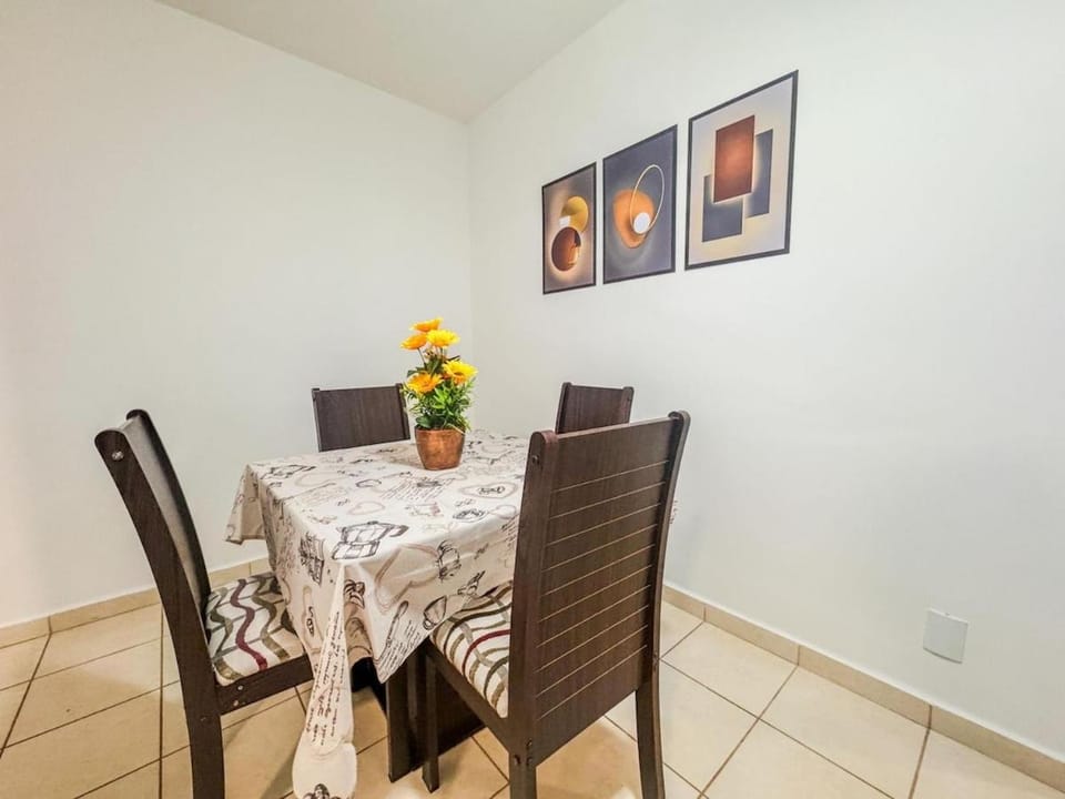 Ótimo apartamento + ar cond. e vaga Apartment in State of Paraná