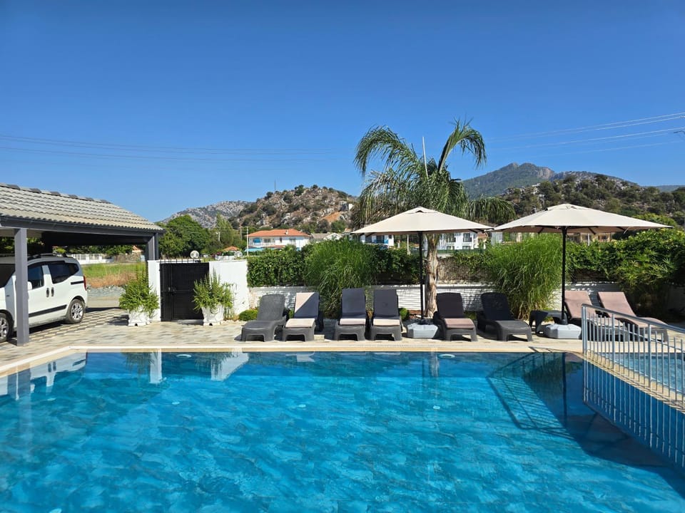Natural landscape, Mountain view, Pool view, Swimming pool, sunbed