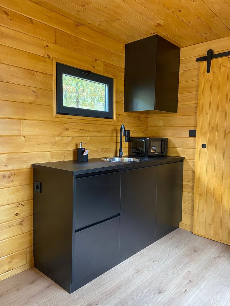 Kitchen or kitchenette, kitchen