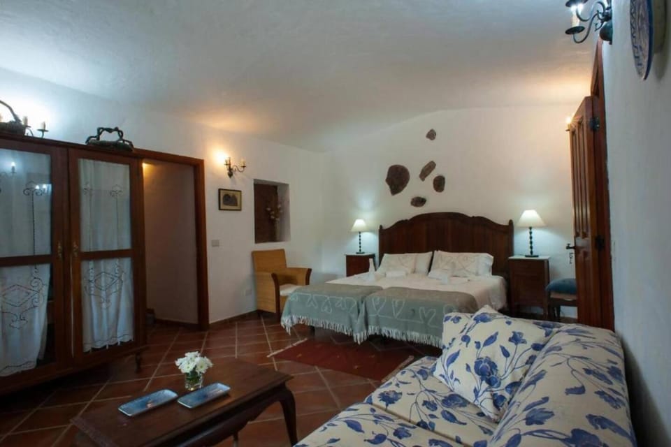 Casa Rural - Cueva del Pastor Country House in Comarca Norte
