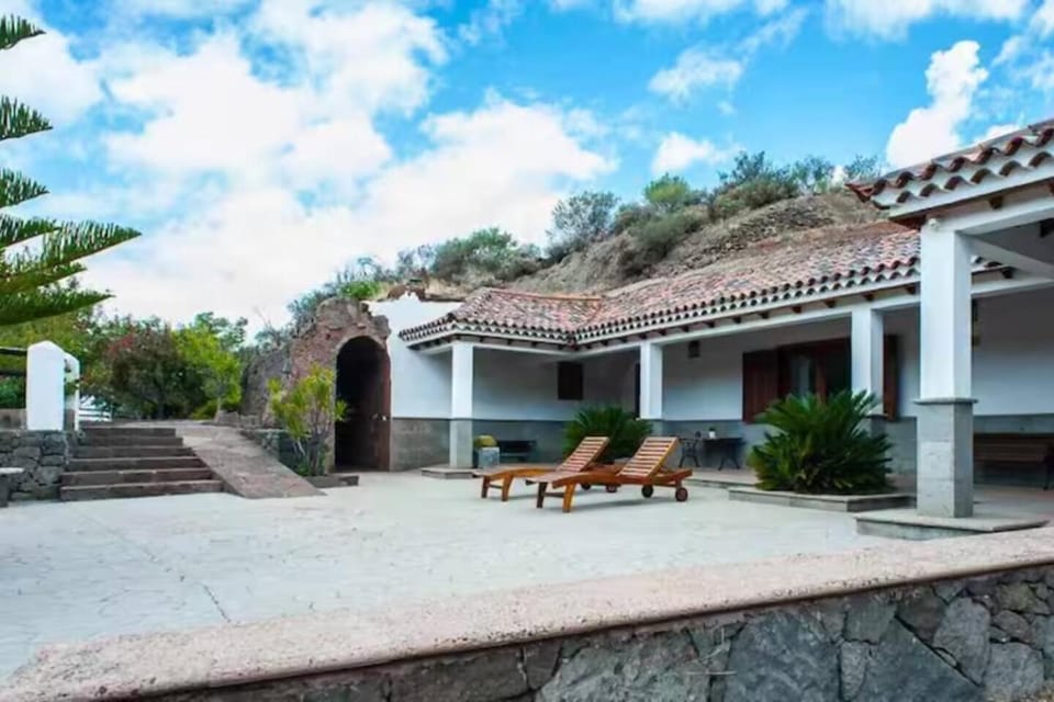Casa Rural - Cueva del Pastor Country House in Comarca Norte
