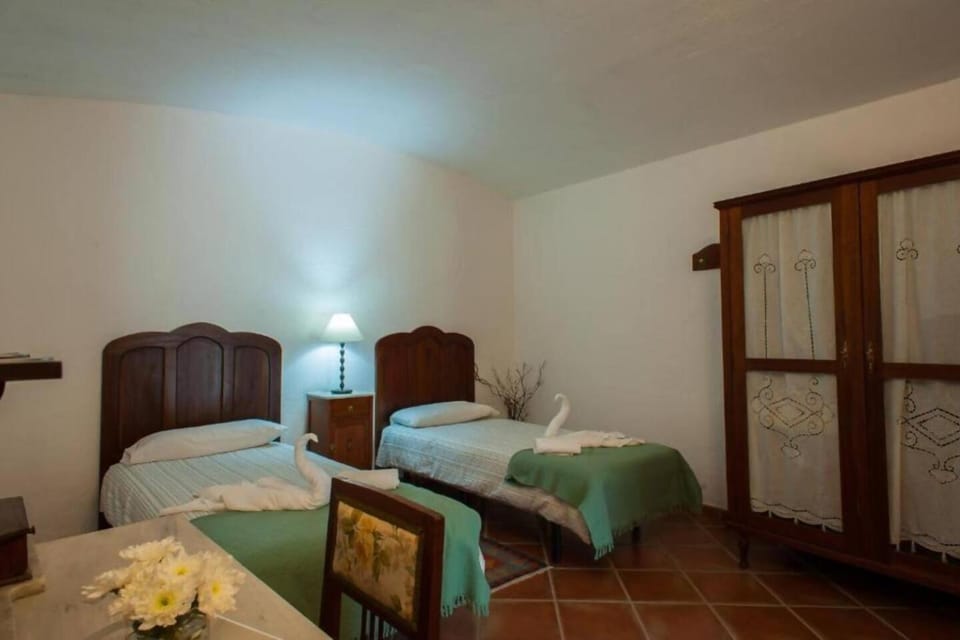 Casa Rural - Cueva del Pastor Country House in Comarca Norte