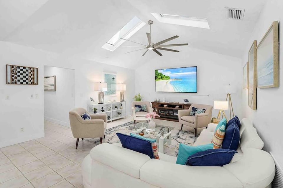 Surfside Breeze House in Cape Coral