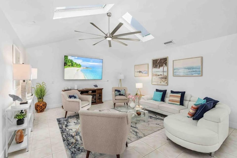 Surfside Breeze House in Cape Coral