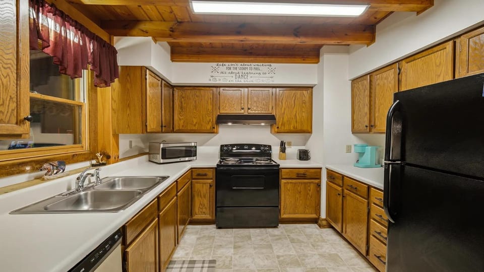 Hillside Hideaway Chalet in Sevierville
