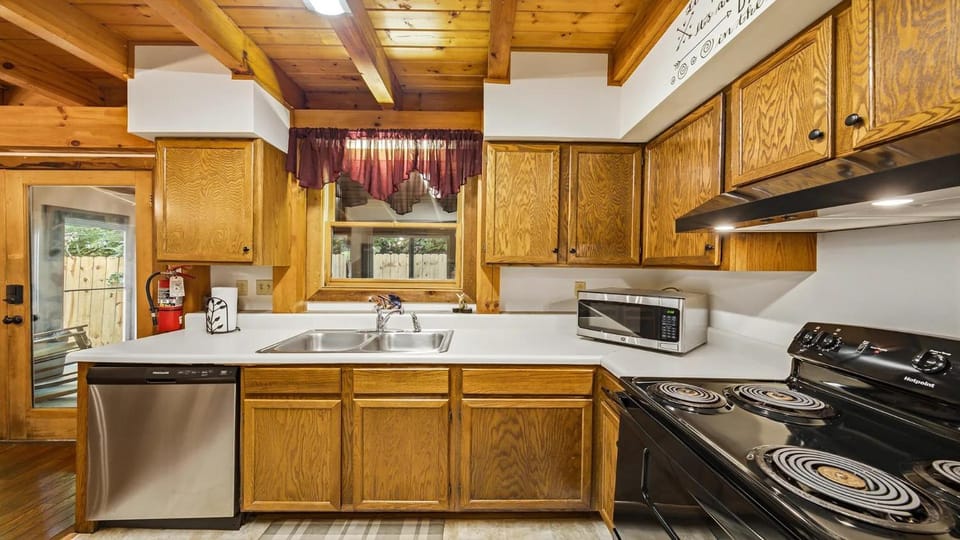Hillside Hideaway Chalet in Sevierville
