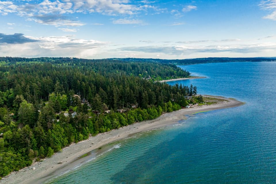 Eagle Beach Retreat House in Camano Island