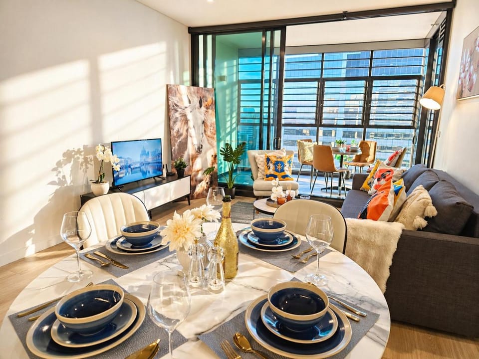 Living room, Dining area