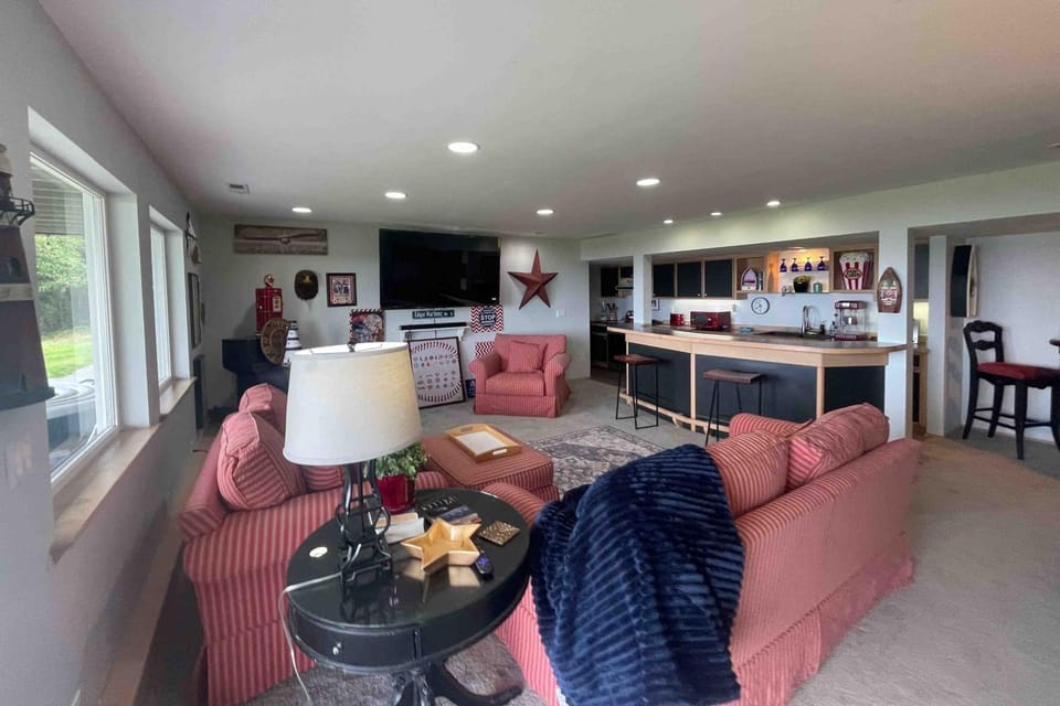 Admiralty (Downstairs) House in Hansville