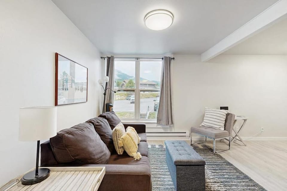 Mountain View Escape Apartment in Big Sky