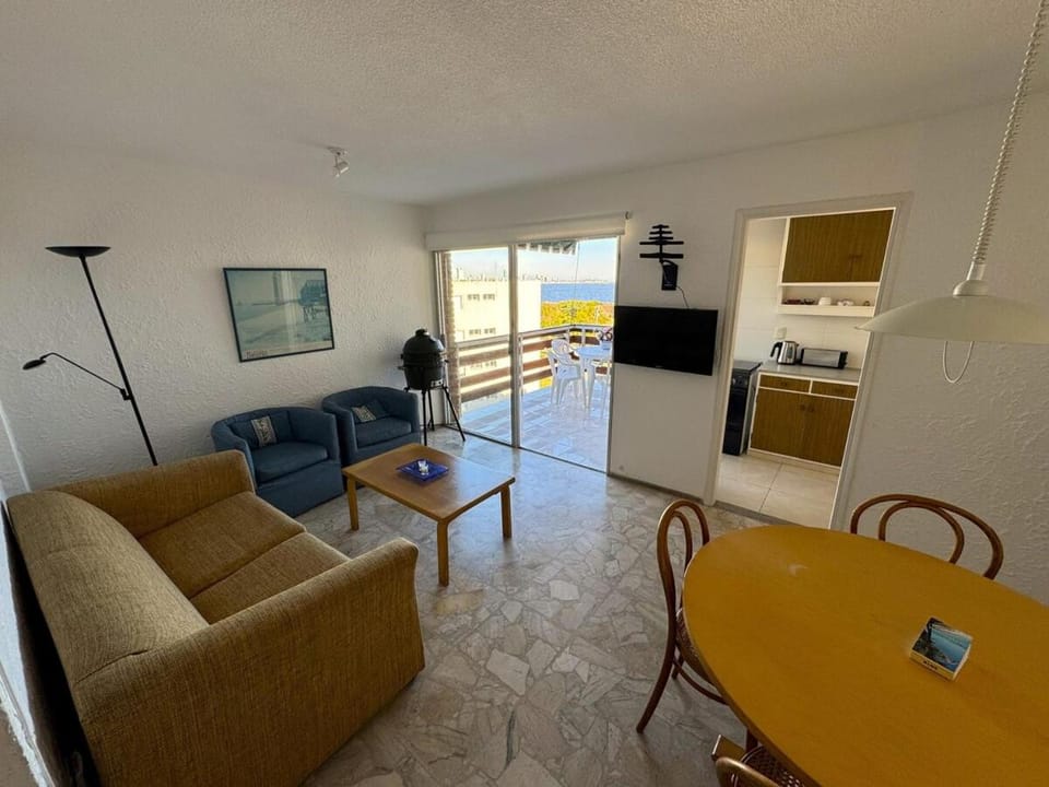 Apartamento en edificio EUROMAR Punta del Este Parada 15 Apartment in Punta del Este