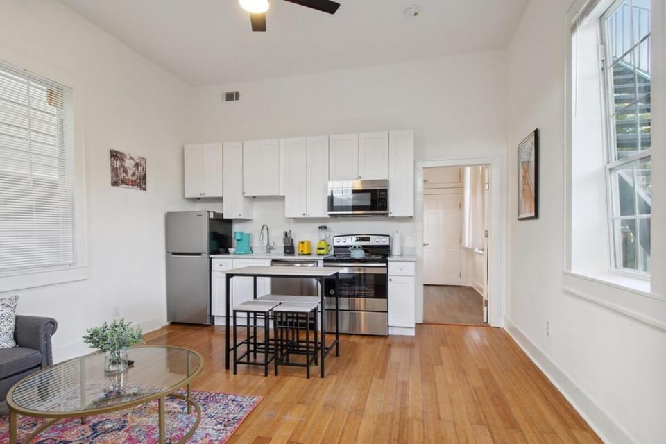 Kitchen or kitchenette, Dining area, dishwasher, oven, stove, toaster