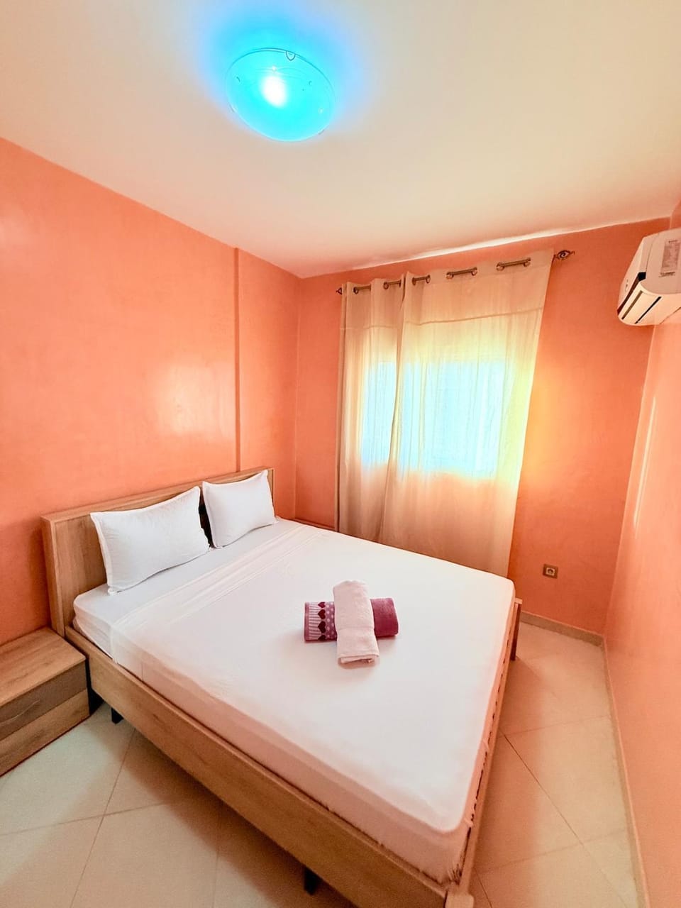 Bedroom, towels