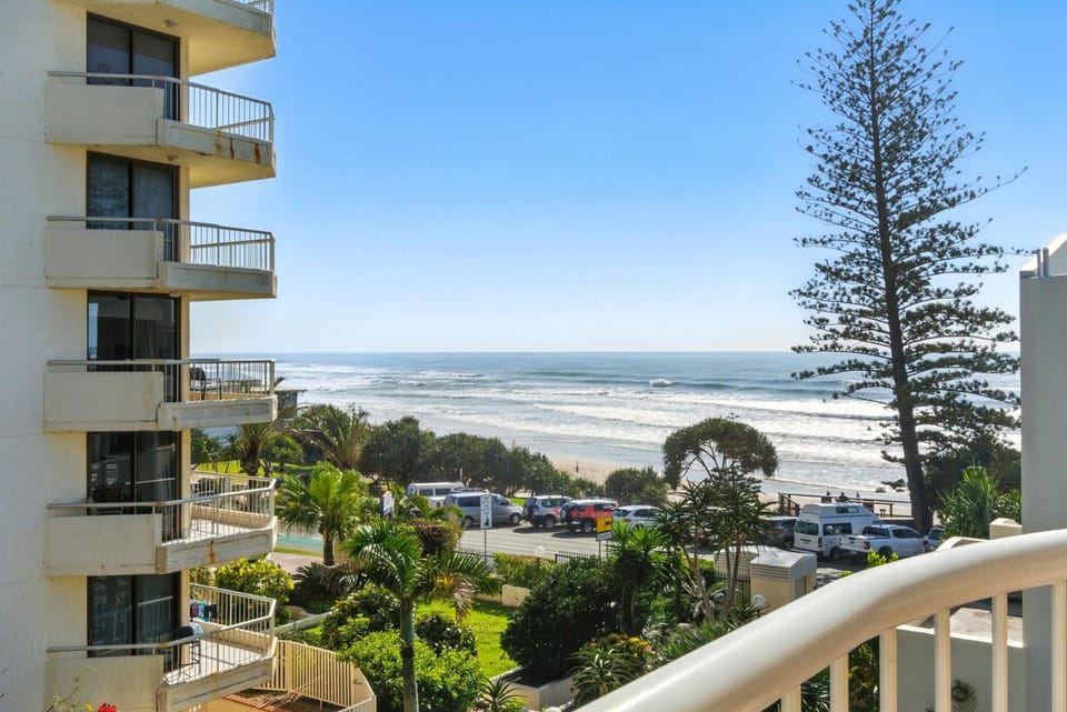 Property building, Balcony/Terrace, Beach, Sea view
