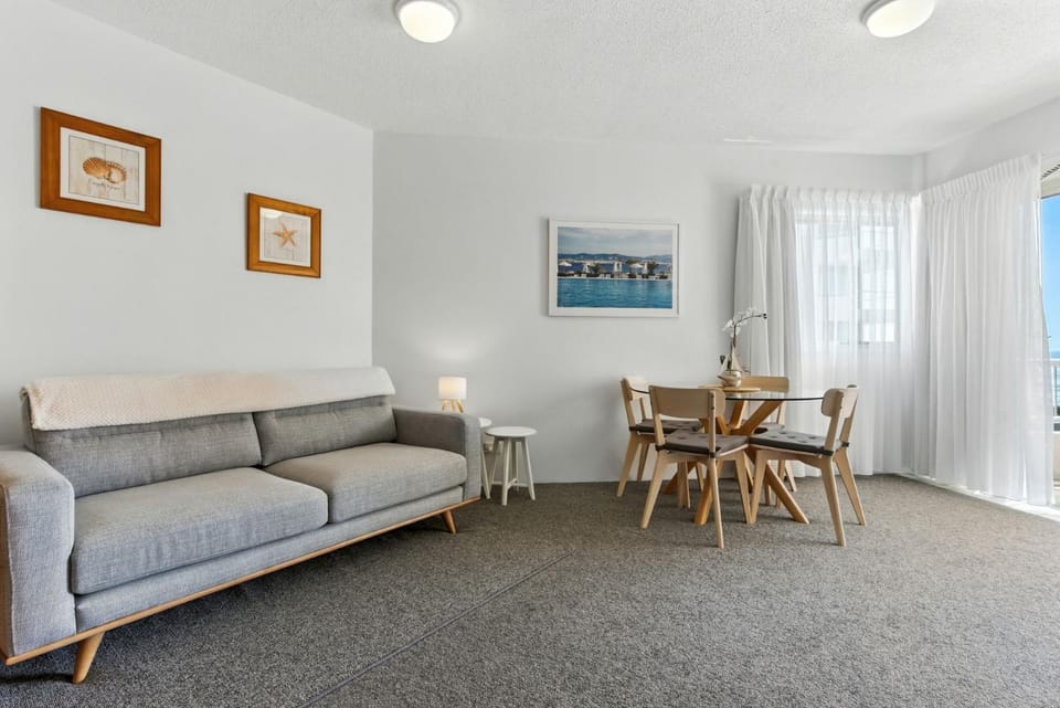 Unit 18 Baywatch Apartment in Coolum Beach