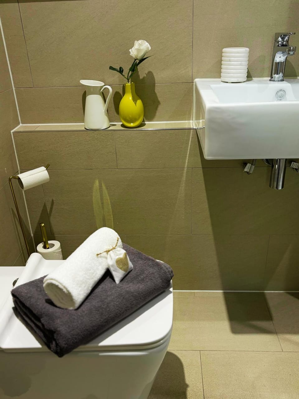 Bathroom, towels