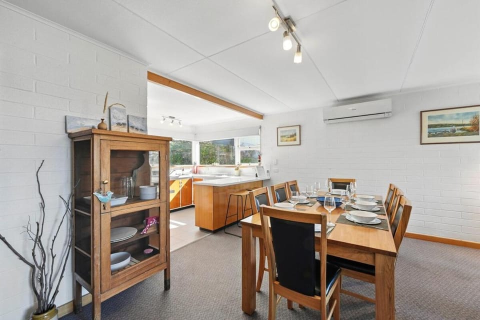 Coningham Beach House - 3 Bedrooms House in Tasmania