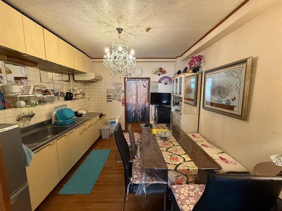 Ikko's House Apartment in Shizuoka Prefecture