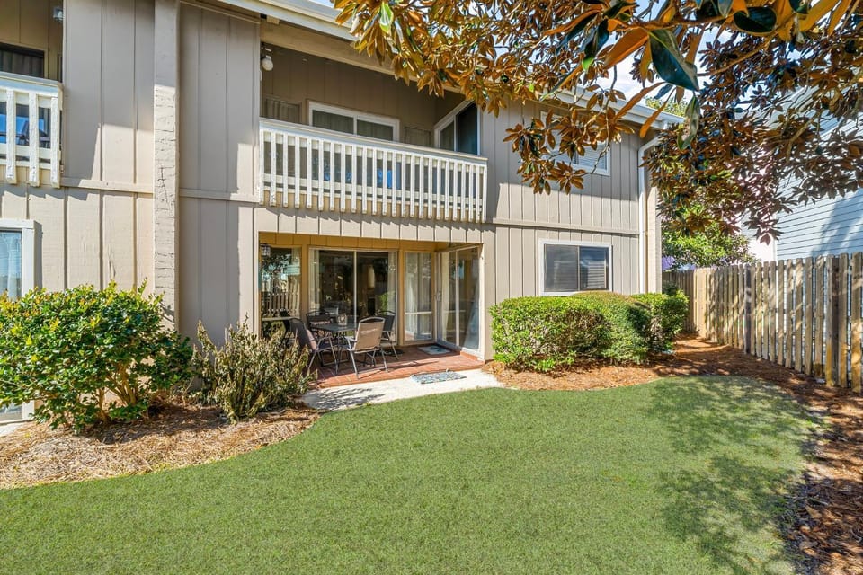 Patio, Garden view