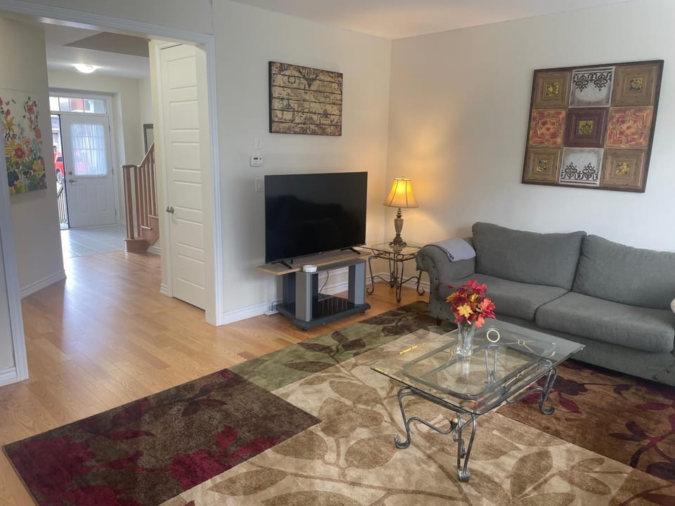 New 3 Bedroom 2 Bathroom Home in West Niagara House in Ontario