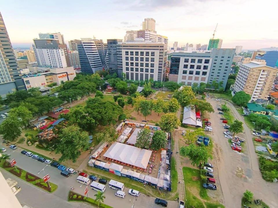 1818T1 Avida Towers Cebu IT Park 400Mbps Internet Apartment in Lapu-Lapu City
