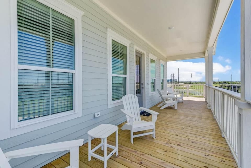 Family Villa Walk to Beach House in Galveston Island